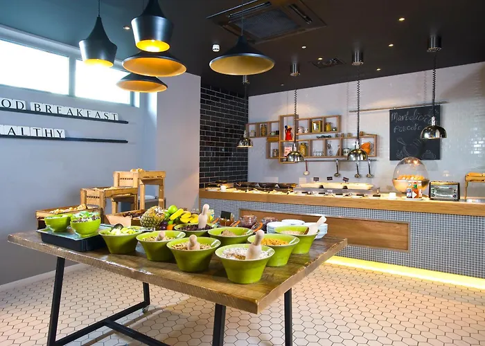 Holiday Inn West By IhgHotel Londres